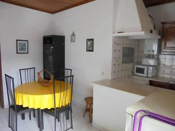 Apartment Ema'S Beach And Nightlife House
