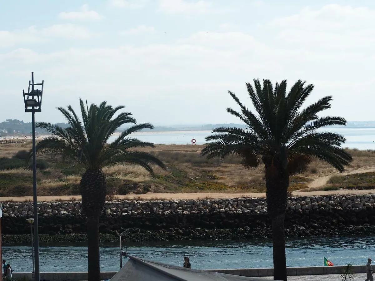 Ema'S Beach And Nightlife House